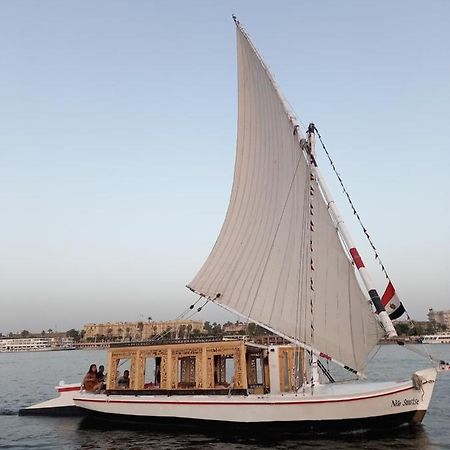 Nile Sunrise Felucca Boat Private Rental Луксор Экстерьер фото