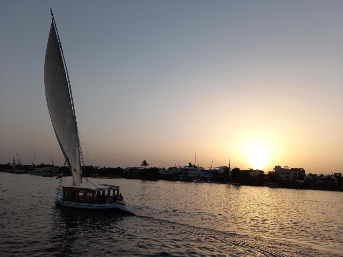 Nile Sunrise Felucca Boat Private Rental Луксор Экстерьер фото
