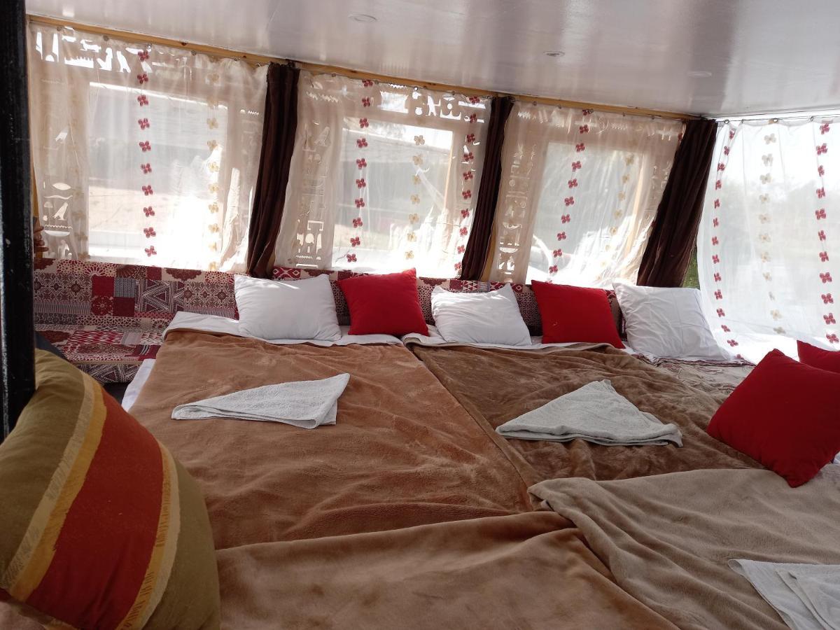 Nile Sunrise Felucca Boat Private Rental Луксор Экстерьер фото