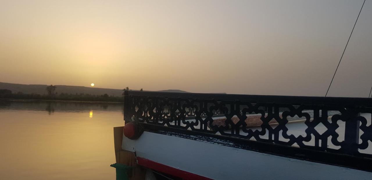 Nile Sunrise Felucca Boat Private Rental Луксор Экстерьер фото